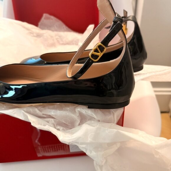 ✨ Valentino Garavani “Tango” Black Patent Flats – Brand New in Box  38.5/8.5 - Picture 7 of 13